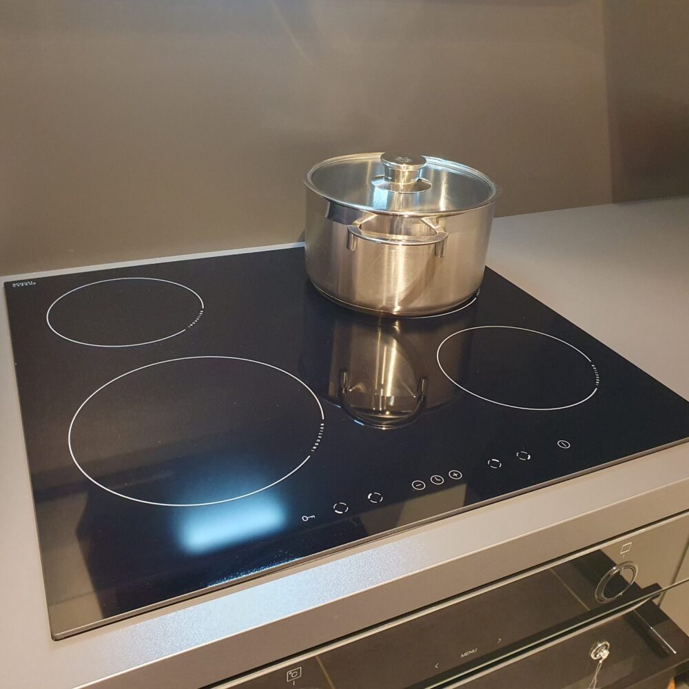Impuls IP 4820 grifflose Küche in Weiß matt – Ansicht 3