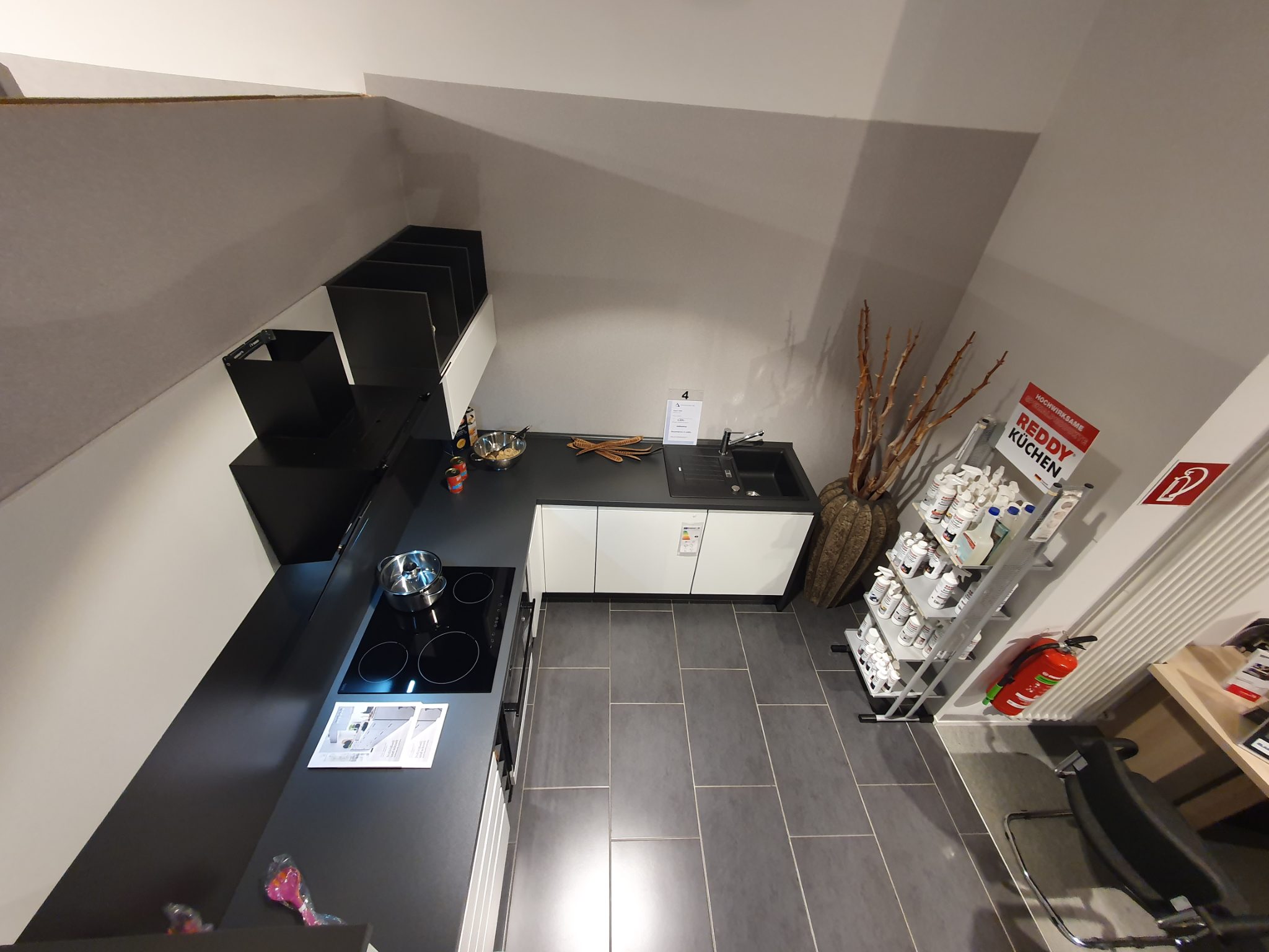 Impuls IP 4820 grifflose Küche in Weiß matt – Ansicht 8