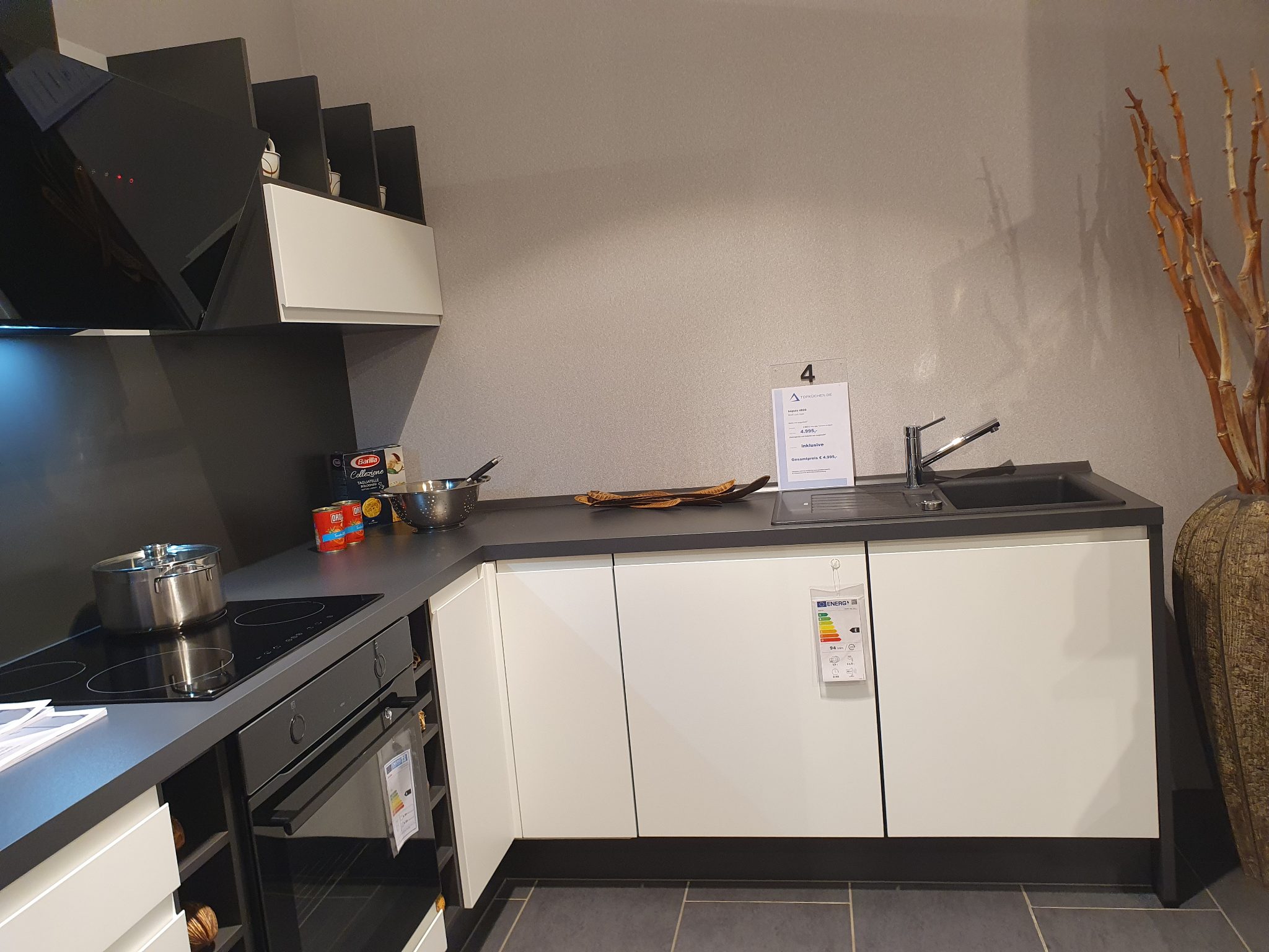 Impuls IP 4820 grifflose Küche in Weiß matt – Ansicht 9