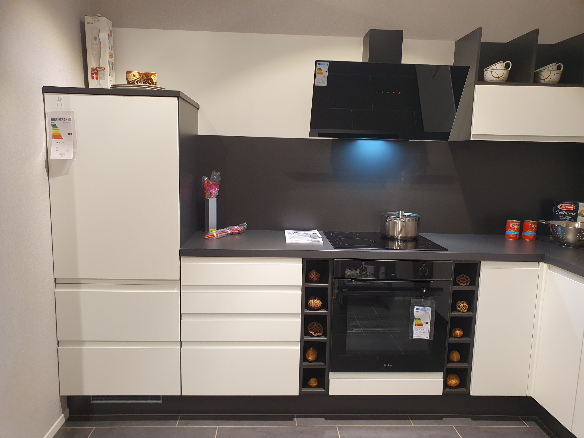 Impuls IP 4820 grifflose Küche in Weiß matt – Ansicht 10