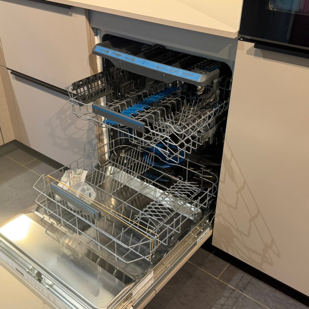 Nobilia Senso Macchiato Ausstellungsküche in L-Form – Ansicht 2