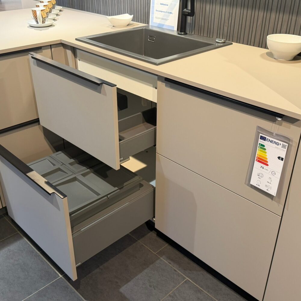 Nobilia Senso Macchiato Ausstellungsküche in L-Form – Ansicht 3