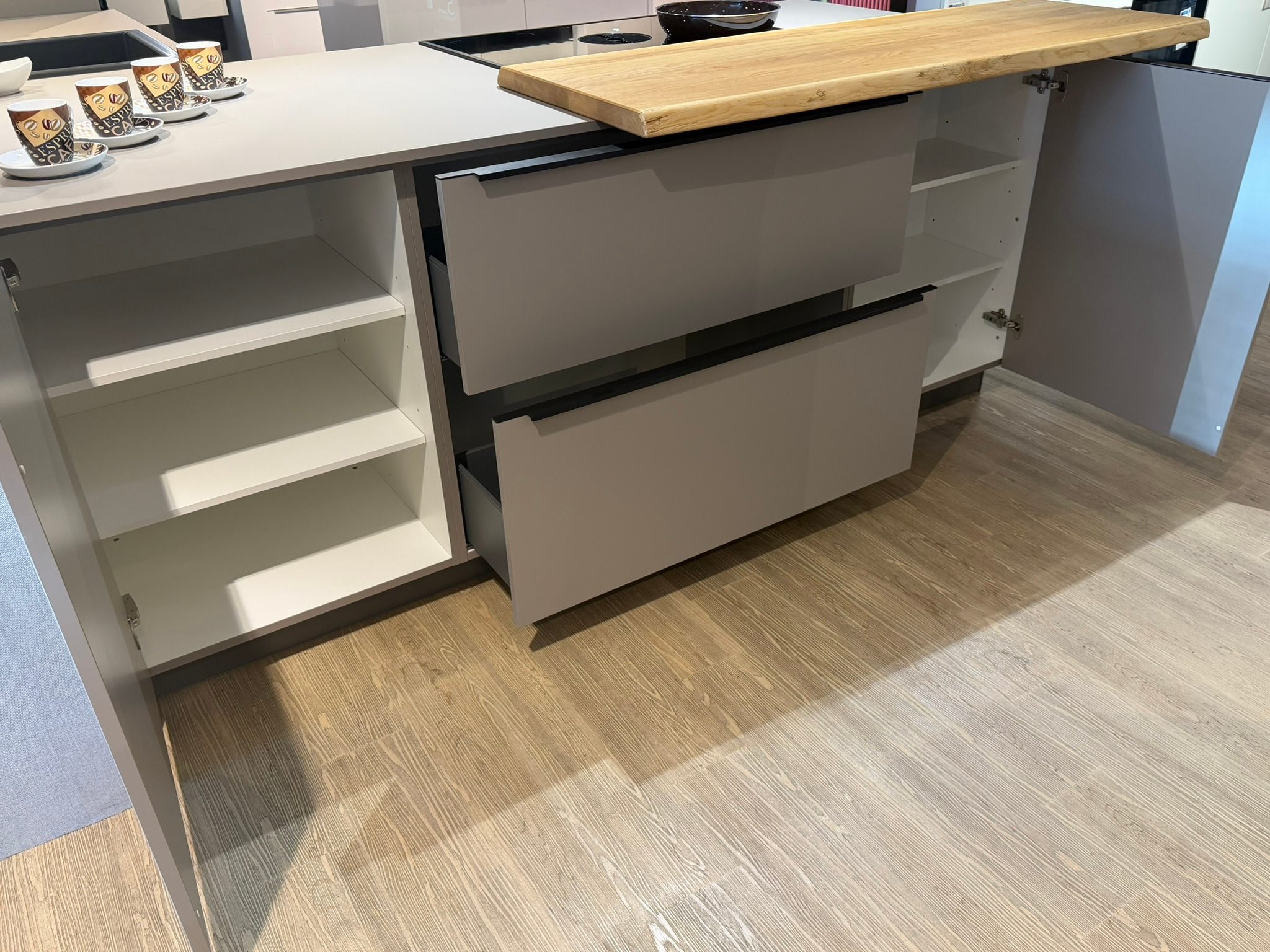 Nobilia Senso Macchiato Ausstellungsküche in L-Form – Ansicht 8